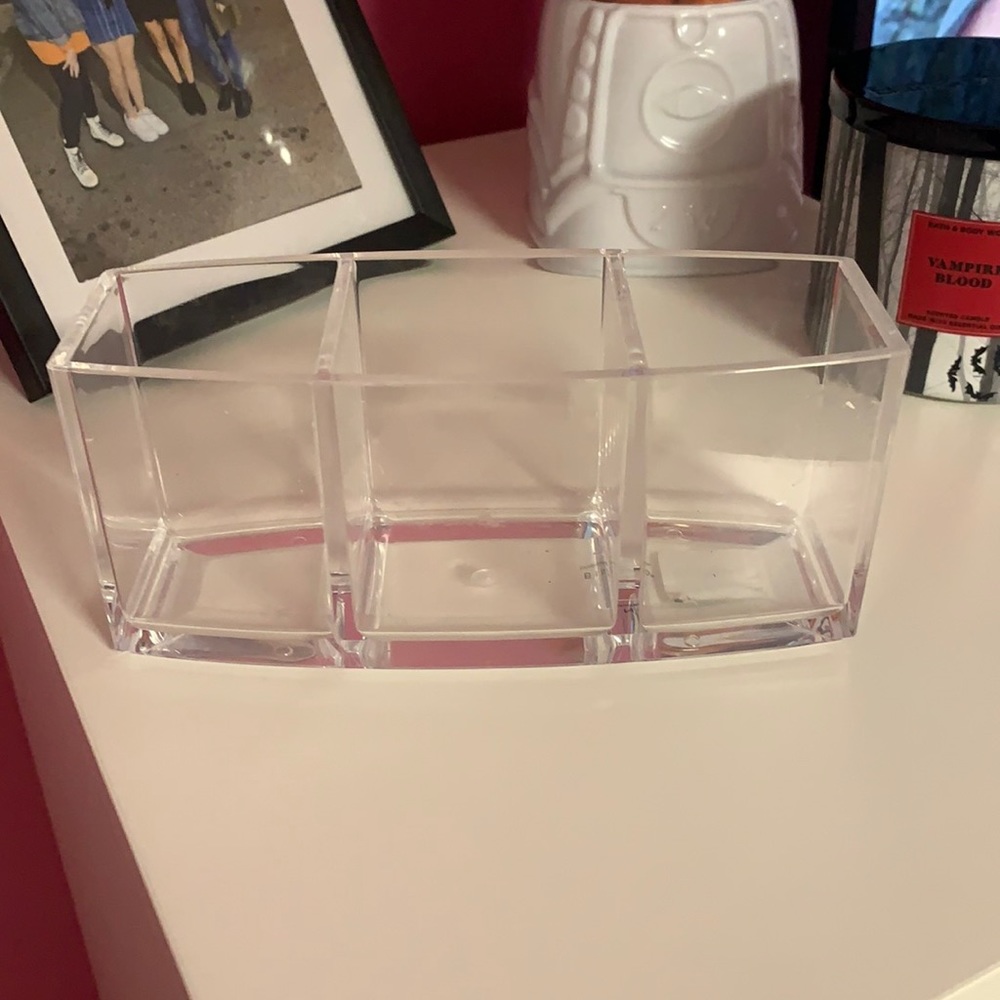 Plastic makeup organizer